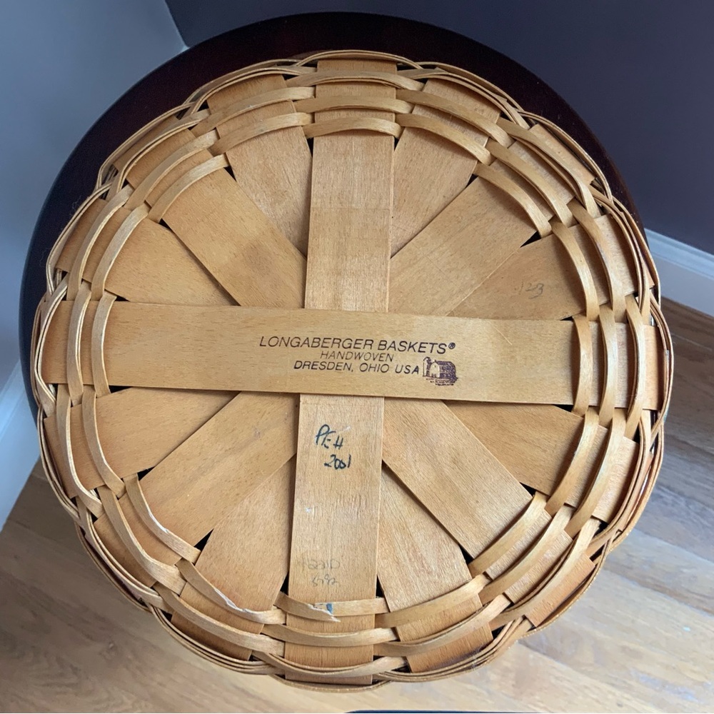 Longaberger Basket 10” Round - Picture 2 of 7